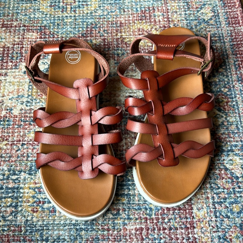 Wonder Nation sandals